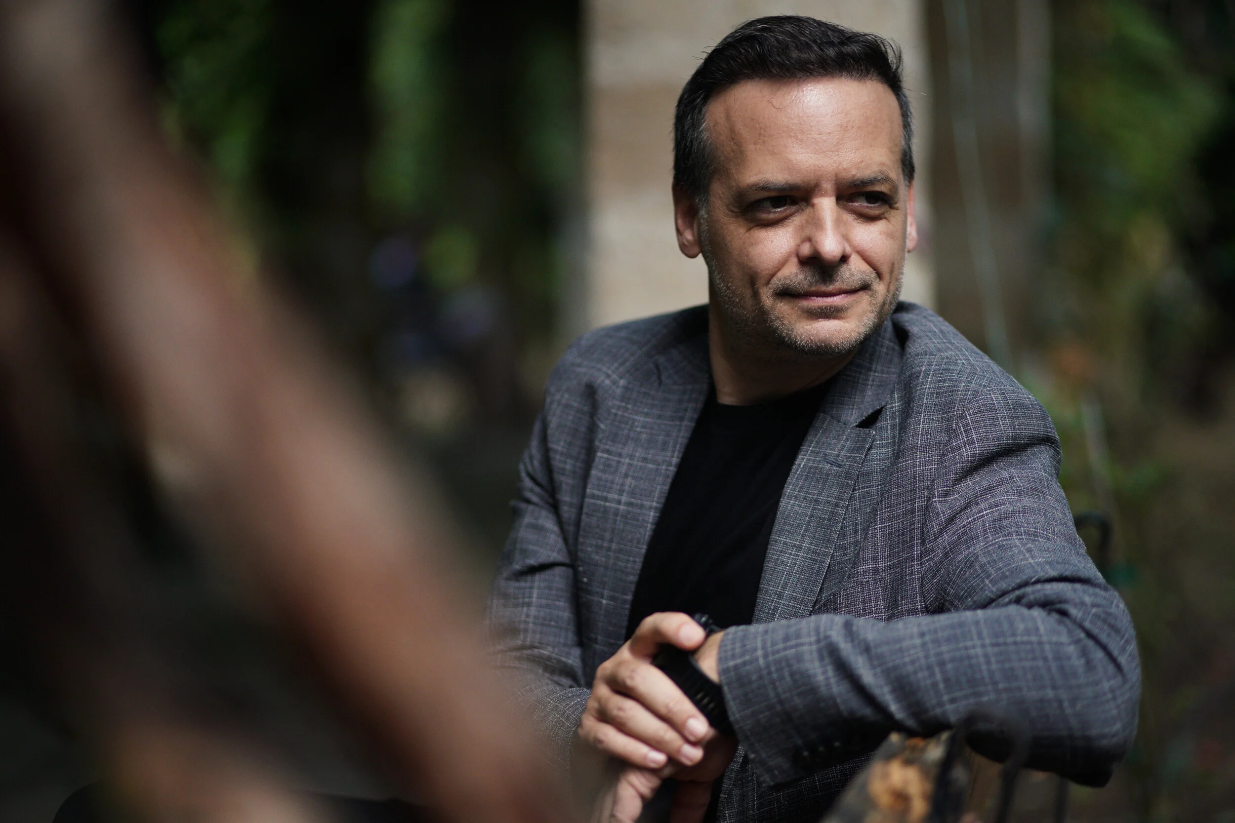 Χάρης Δούκας:« Ελάτε να ανακαλύψετε την πόλη και να γίνετε μέρος αυτής της εμπειρίας» Xάρης Δούκας στη LIFO: «Η Αθήνα δεν μπορεί και δεν πρέπει να είναι μόνο μια πόλη τουριστών» – Χάρης Δούκας – Δήμαρχος Αθηναίων